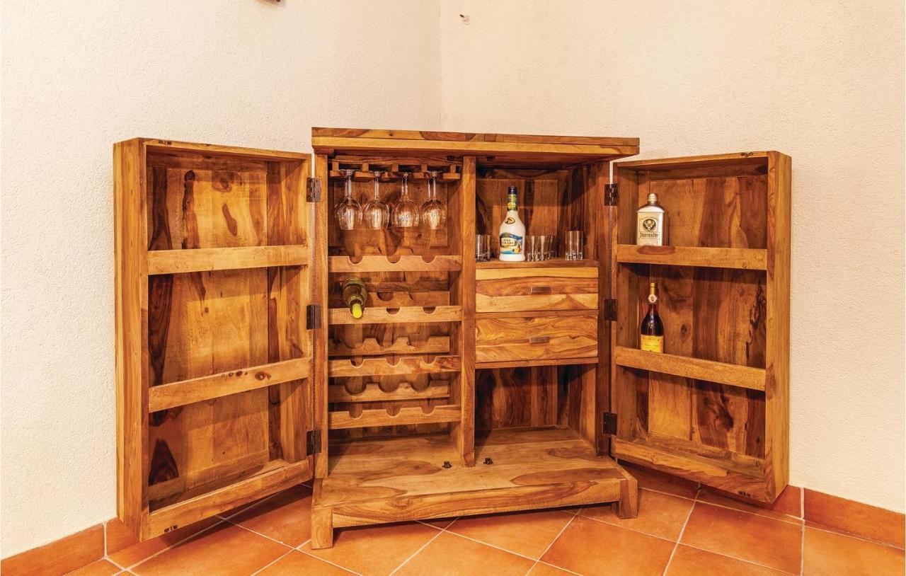 Stunning Home In Punat With Kitchen Stara Baška エクステリア 写真