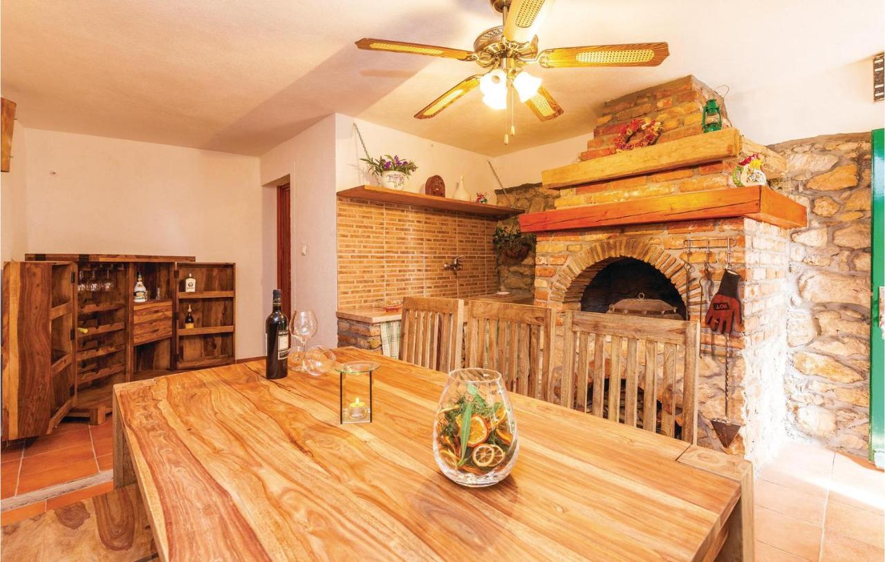 Stunning Home In Punat With Kitchen Stara Baška エクステリア 写真